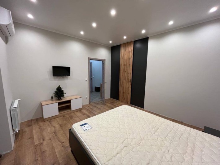 Продаж прибуткової квартири в центрі! - фото 1