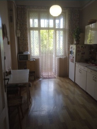 Продається трьохкімнатна квартира - фото 1