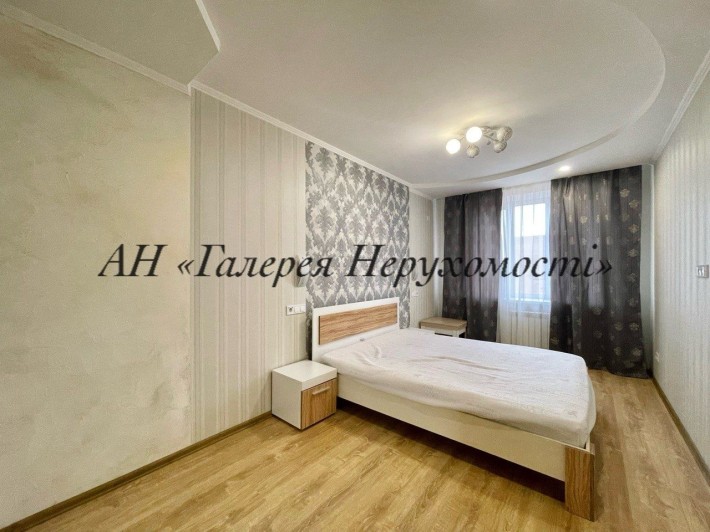 Продам 3 - кімнатну сучасну квартиру в центрі! - фото 1
