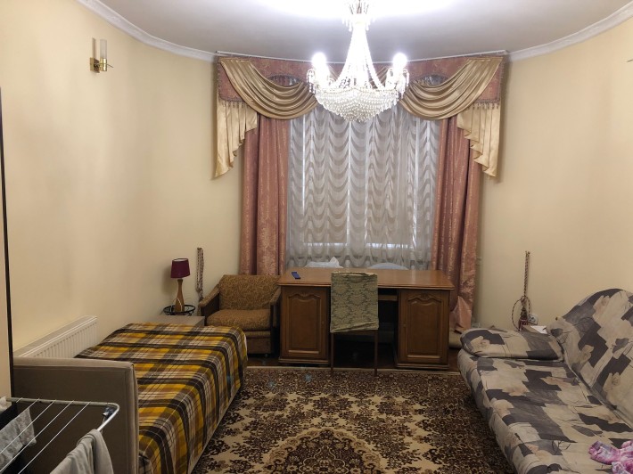 Продається двокімнатна квартира на Головній з меблями і євроремонтом - фото 1