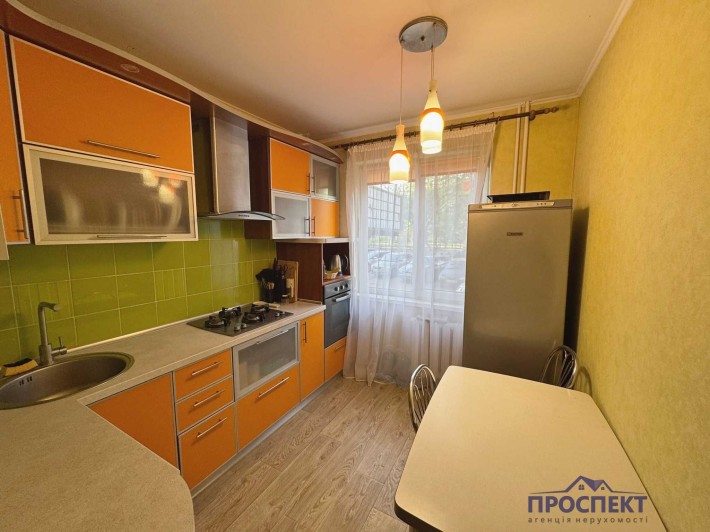 Чудова сімейна квартира з меблями та технікою ПЗР - фото 1
