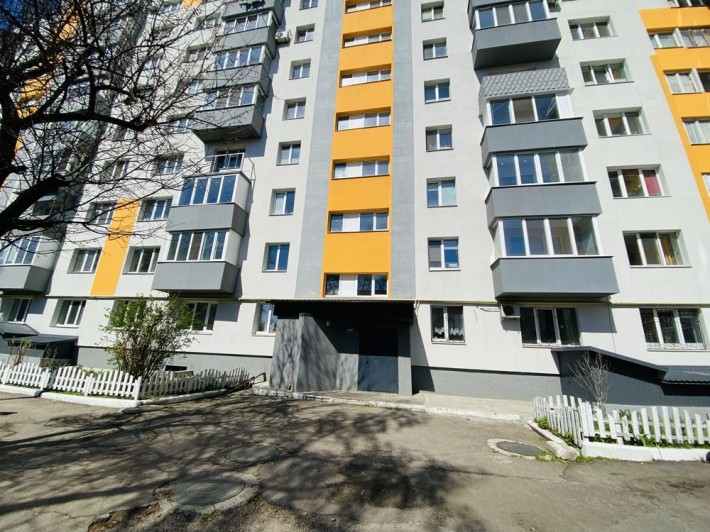 Продаж трикімнатної квартири в цегляному будинку, вул.Чигиринська. - фото 1