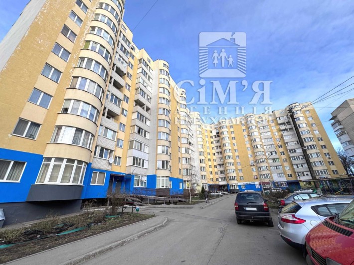 Продам простору 1-кім квартиру в новому будинку в р-ні Замостя - фото 1