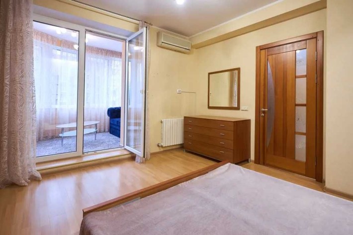 Продам 3-к квартиру на Победе, Созидатель, кирпич - фото 1