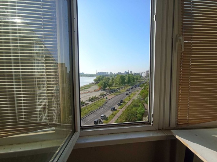 Продаж однокімнатної кімнатної квартири з видом на Дніпро - фото 1