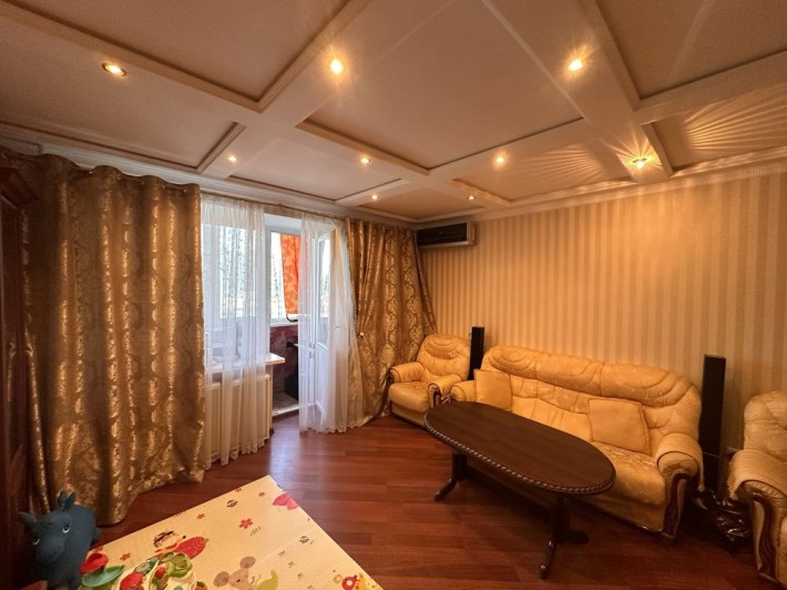 Продаж 3к квартири біля Медичного універу - фото 1