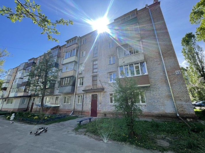 Продаж 2-х кімнатної квартири в цегельному будинку - фото 1