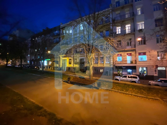 Продажа 3к с паркоместами. м. Льва Толстого. Антоновича. Без комиссии - фото 1