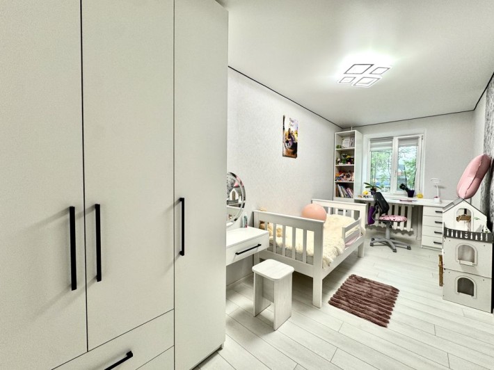 Продаж 3к квартири 56 кв. м на вул. Київська - фото 1