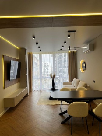 Продаж 2 кімнатної квартири з дизайнерським ремонтовм м.Ужгород - фото 1