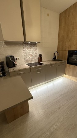 Продам простору та затишну квартиру - фото 1