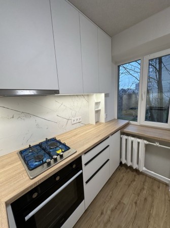 Терміновий продаж 1 кім. кв в центральній частині міста - фото 1