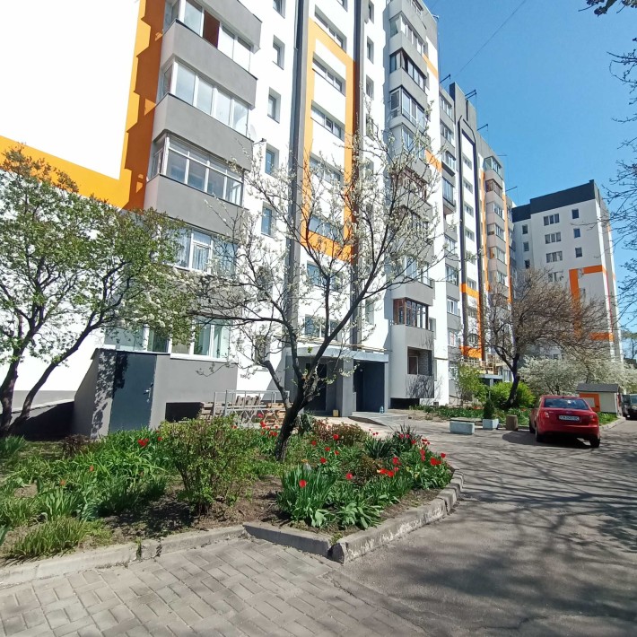 Продам простору та  комфортну квартиру з вражаючим краєвидом! - фото 1