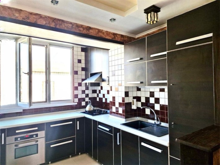 Продам 2 кім.кв. в пригороді, з якісним ремонтом, меблями та технікою - фото 1