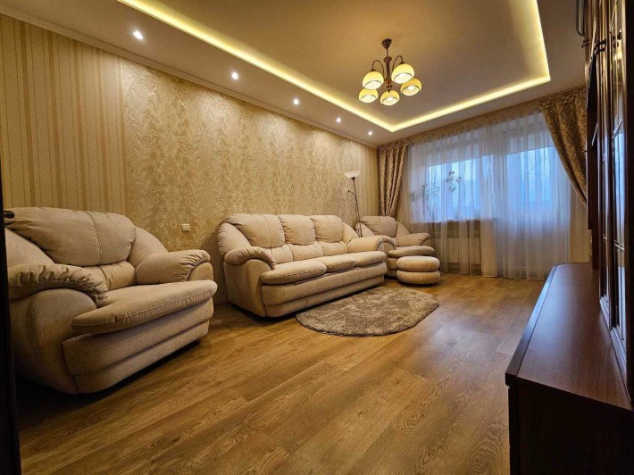 Продам 3-комнатную квартиру на ж/м Тополь 1, Запорожское шоссе 56!! - фото 1