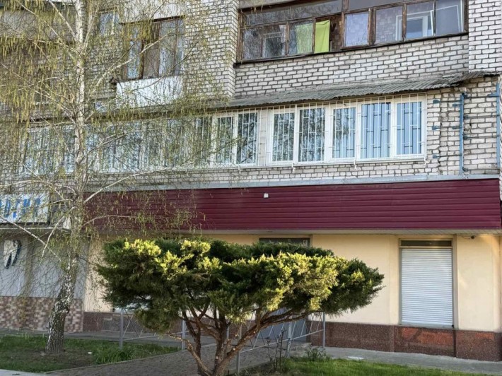 Продам квартиру 110 м2 низ улицы Рабочая Срочно торг - фото 1