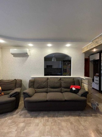 Продам 3 ком с ремонтом  на Жуковского этаж 2/9 - фото 1