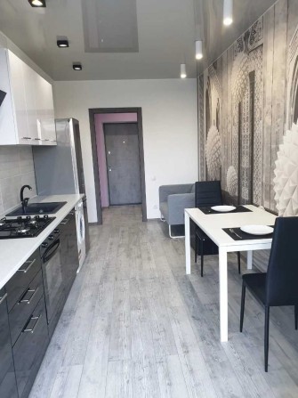 Продам квартиру с ремонтом в ЖК Ривер Парк, Набережная Победы - фото 1