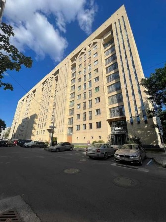 Продам квартиру 92 м2 ул.В.Жуковского 21А. - фото 1