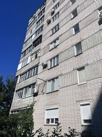 Продаж квартири в цегляному будинку. Вул.Калініна - фото 1