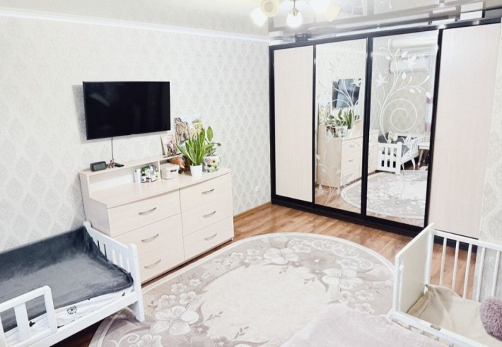 Продаж 1-кімнатної квартири в молодіжному районі з ремонтом - фото 1