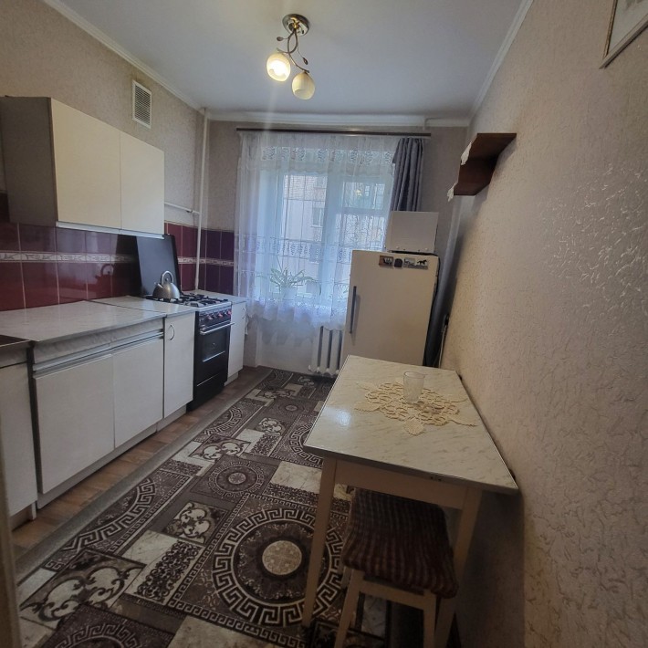 Продається 3х кімнатна квартира в районі ТЦ "Голлівуду " - фото 1