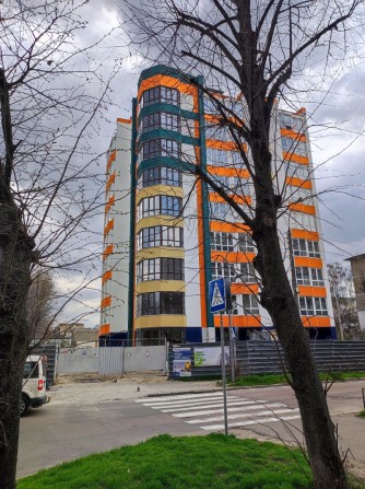 Однокімнатна, цегла, 4 поверх,переуступка без посередників - фото 1