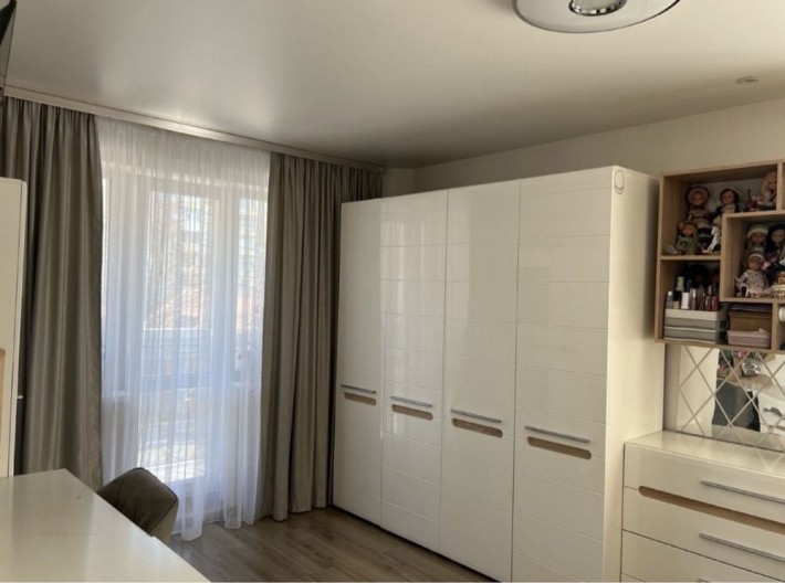 Продаж 1к квартири з сучасним ремонтом - фото 1