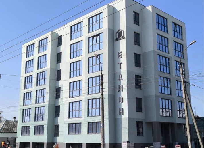 Продам 56 кв.м Нову 2-кімнатну квартиру, площа 700-річчя - фото 1