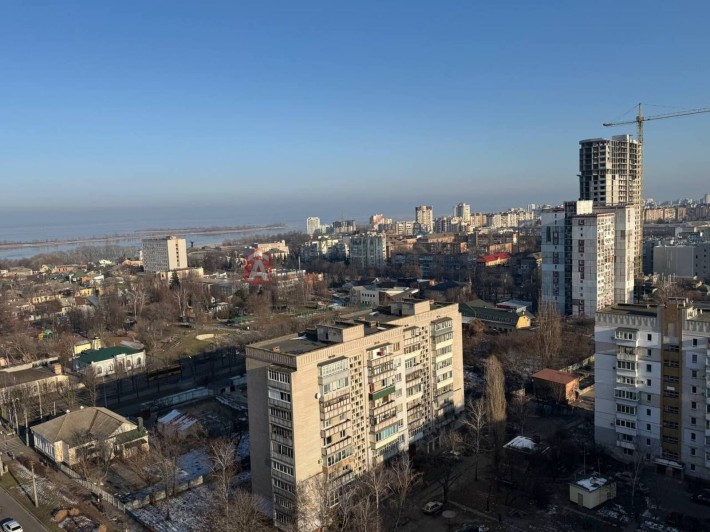 Продаж квартири в центрі міста з панорамним видом. - фото 1