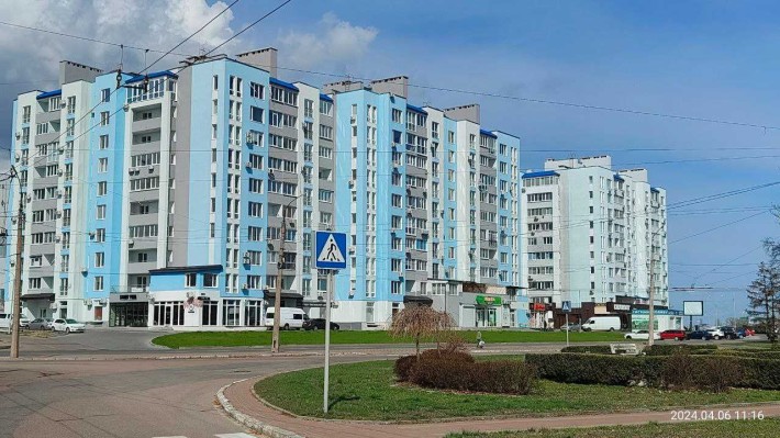 Продам 3-х кімнатну квартиру - фото 1