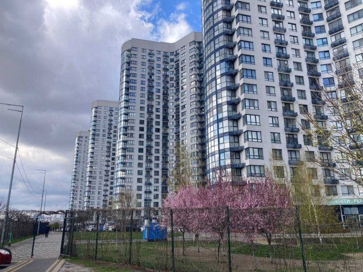 Видова 1-к квартира 56м2 в ЖК Зарічний метро Осокорки Славутич - фото 1