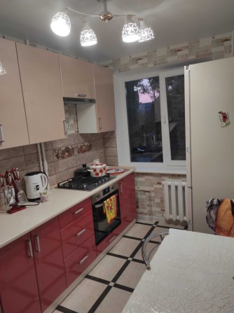 Продаю квартиру Коммунар Красный Камень Парус - фото 1