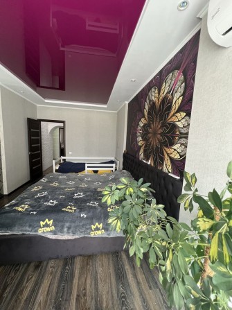 Простора 2-кімнатна з ремонтом,  73 м², 3 поверх. Старобілоуська - фото 1