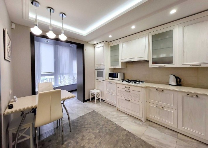 Продаж 2к квартири 65 кв. м на вул. Зодчих - фото 1
