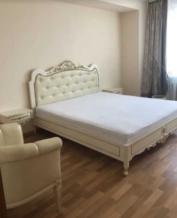 Продам видовую 2к квартиру в центре на ул. Владимира Вернадского 1! - фото 1