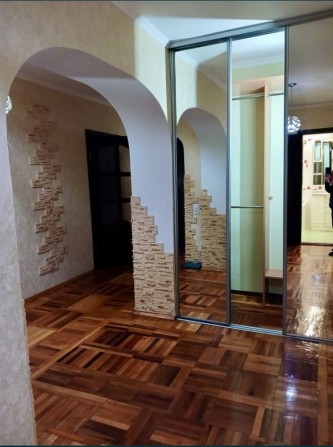 5-кімнатна квартира, р-н Митниця, вул. Гагаріна - фото 1