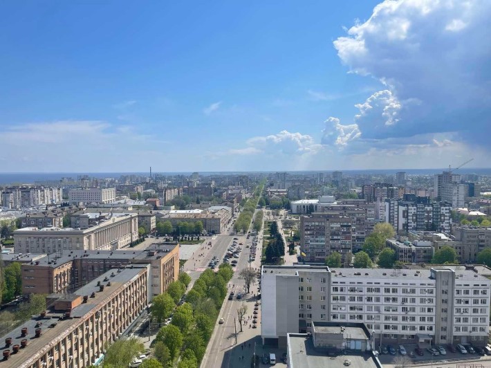Продам квартиру в центрі міста з неповторним краєвидом - фото 1