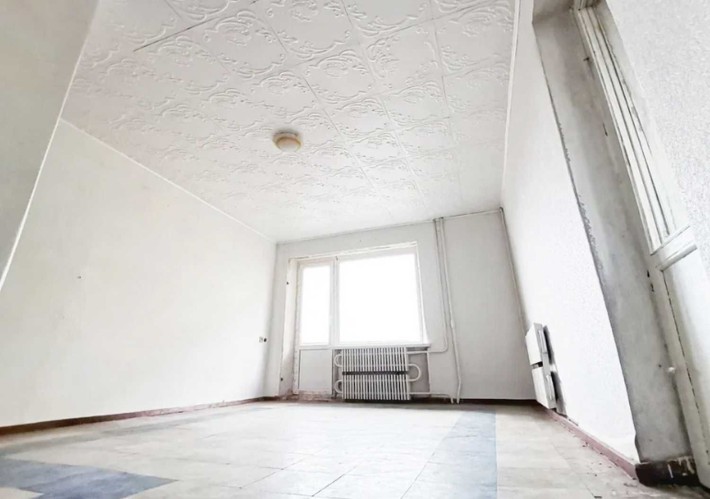 Продам 1 ком.кв. большая 40 кв.м. кухня 10 м. Торг Левый берег - фото 1