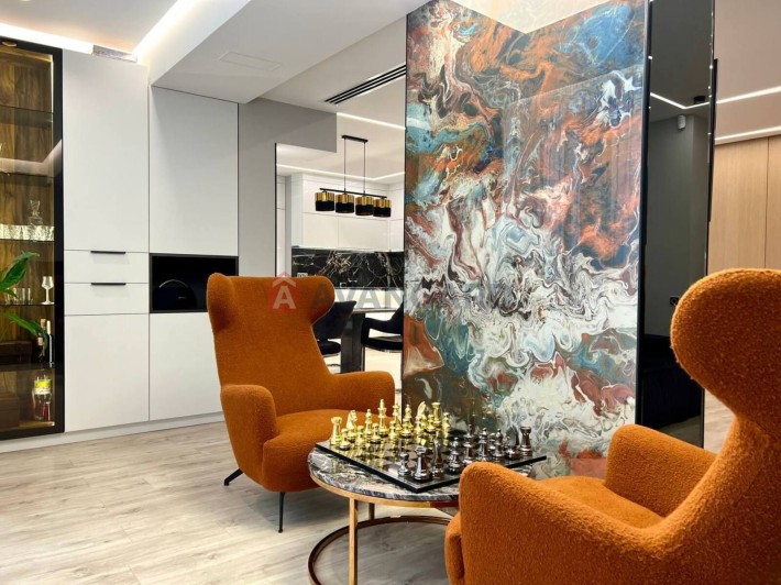 Продажа 3к квартиры с ремонтом в ЖК Пятый Континент, Маршалл - фото 1