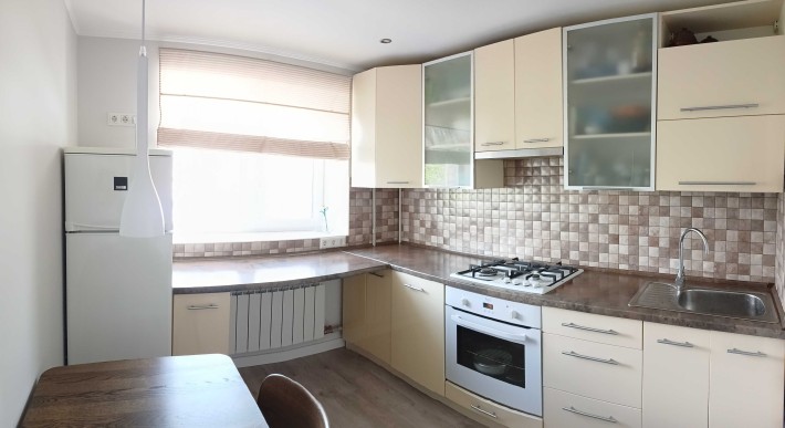 Продам СОВРЕМЕННУЮ 1к квартиру на Богдана Хмельницкого 132А - фото 1