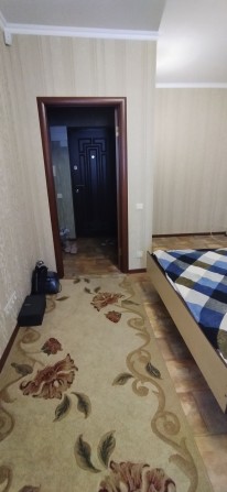 Продам 1-кімнатну Хортицький район,з кап.ремонтом - фото 1