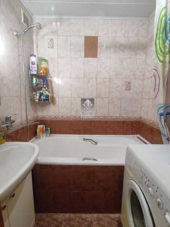 Продам 2-кімнатну квартиру, вул. Чарівна, центр Шевченківського району - фото 1