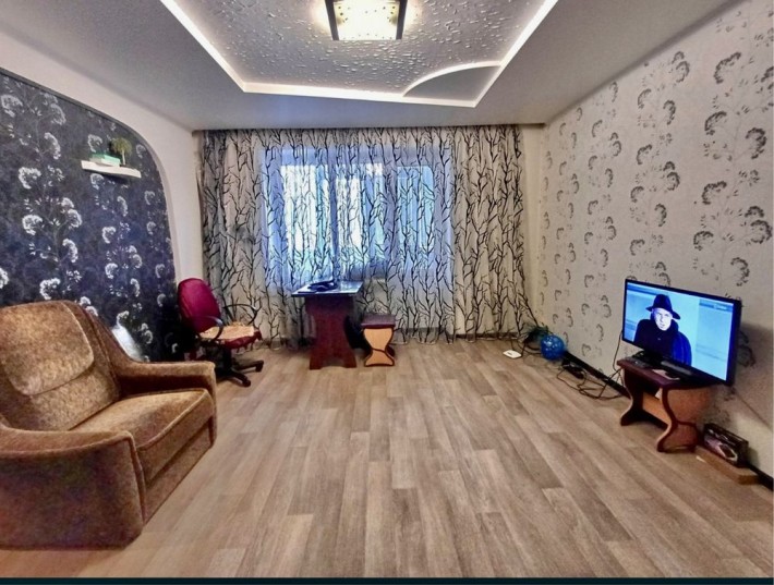 Продаю 2 Комнатную «Чешку»на 7/9 в ЦЕНТРЕ «Сказка» - фото 1