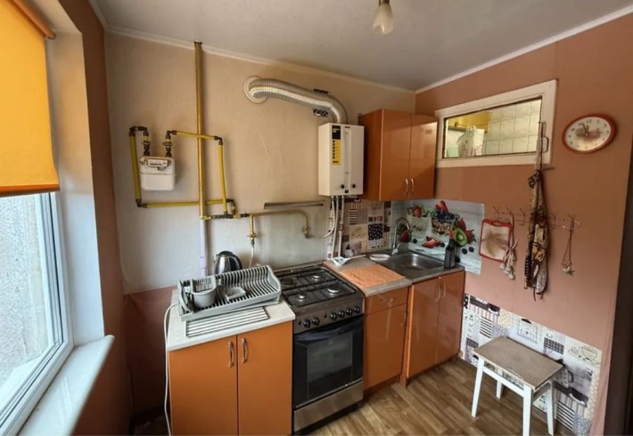 Продаж 2х квартира центр терміново середній поверх - фото 1