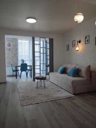 Продам Сучасну квартиру в  Новобудові в центрі - фото 1