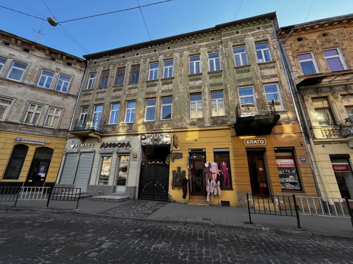 Продаж квартири з ремонтом в центрі по вул. Шпитальній. Паркомісце - фото 1
