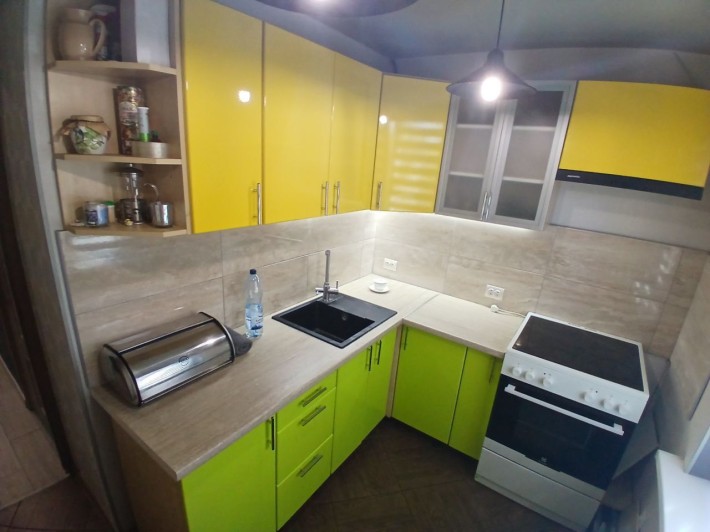 Продаж 2к квартири з сучасним ремонтом, меблями, технікою - фото 1