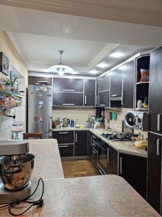 Продаж! Трикімнатна квартира на Малому ринку 2/9 вул.Шкільна - фото 1