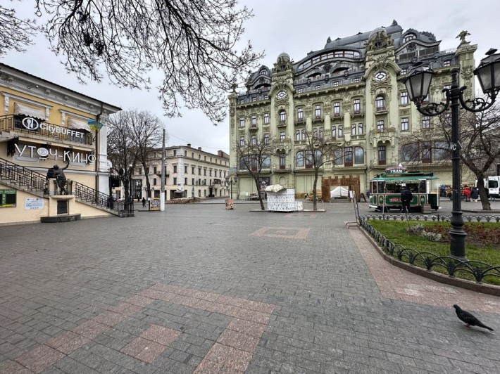 Продажа квартиры. Дом 2 этажа.Одесса. Дерибасовская. - фото 1